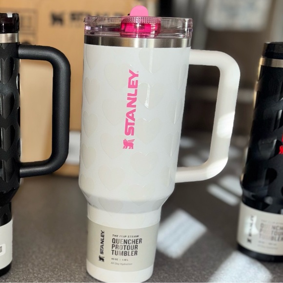 40oz frost lovely white hearts Stanley quencher protour Valentine’s Day tumbler - Picture 2 of 5
